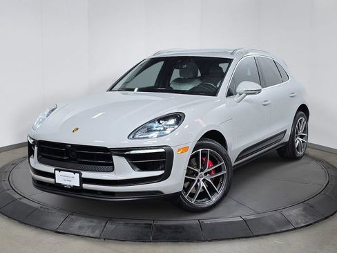Certified 2023 Porsche Macan S AWD/4WD image 1