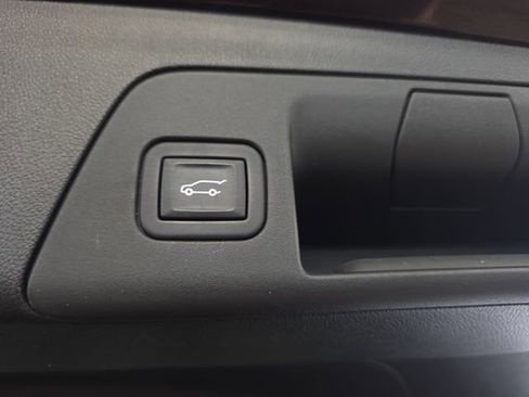 Used 2023 Buick Envision Avenir AWD/4WD image 13