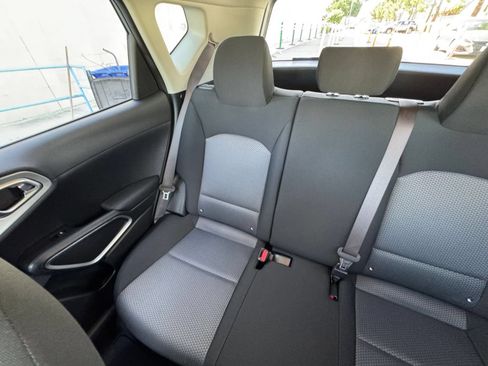 Used 2025 Kia Soul LX w/ LX Technology Package FWD image 36