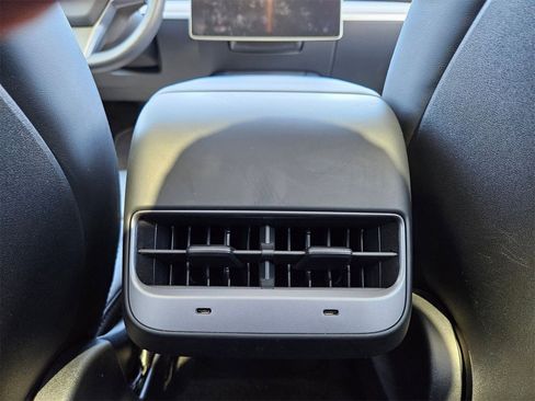 Used 2023 Tesla Model Y Long Range image 21