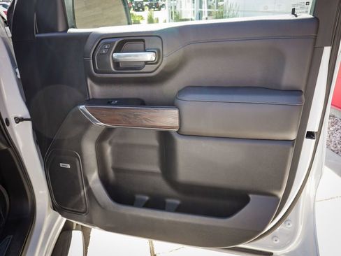 Used 2019 GMC Sierra 1500 SLT w/ SLT Premium Plus Package AWD/4WD image 24