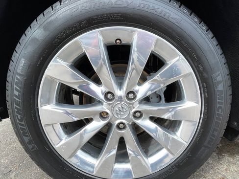 Used 2018 Buick Envision Essence FWD image 16