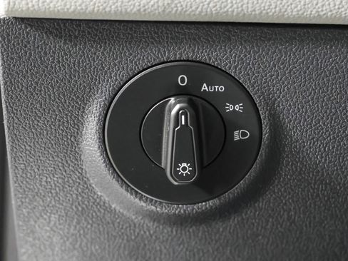 Used 2024 Volkswagen Taos SE w/ Panoramic Sunroof Package image 23