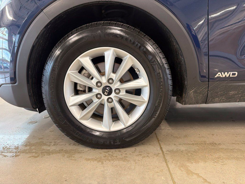 Used 2019 Kia Sorento AWD w/ LX Convenience Package image 12
