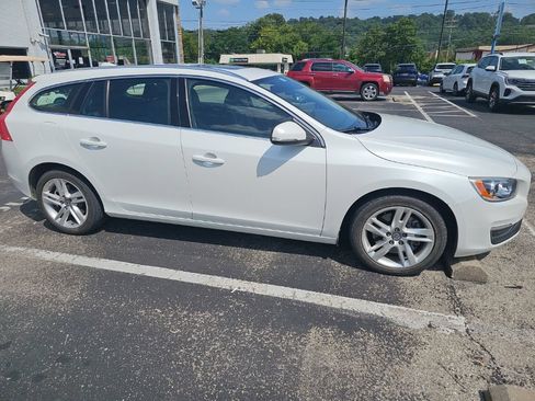 Used 2015 Volvo V60 T5 Premier AWD/4WD image 5