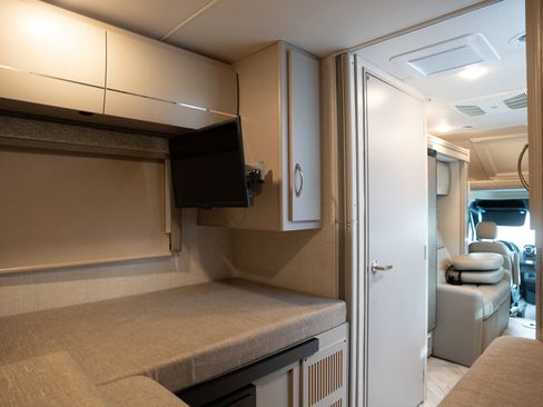 Used 2023 Mercedes-Benz Sprinter 4500 image 27