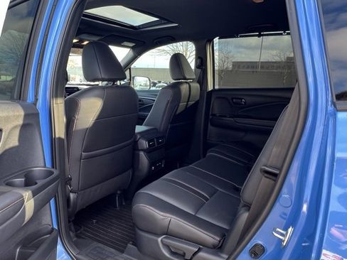 Certified 2025 Honda Passport TrailSport image 31