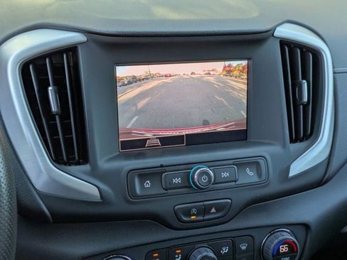 Used 2023 GMC Terrain SLE w/ Driver Convenience Package image 19