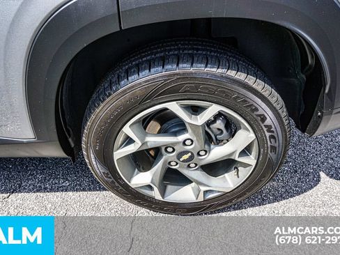 Used 2025 Chevrolet Trax LT FWD image 16