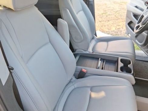 Used 2023 Honda Odyssey EX-L image 24