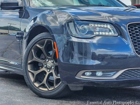 Used 2019 Chrysler 300 S w/ 300S Alloy Edition RWD image 3