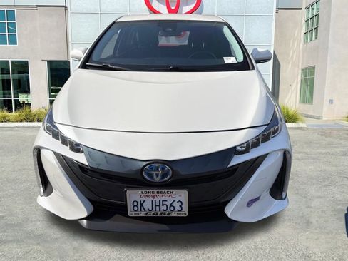 Certified 2019 Toyota Prius Prime Plus image 4
