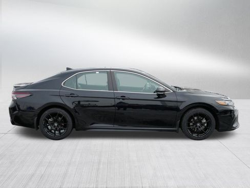 Used 2023 Toyota Camry SE w/ Cold Weather Package image 8