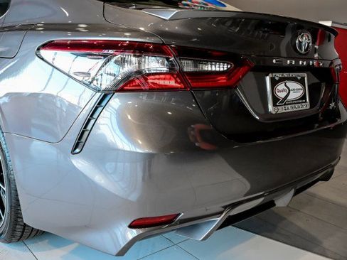 Used 2024 Toyota Camry SE image 12