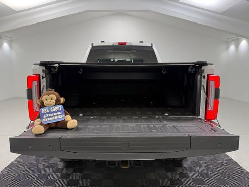 Used 2024 Ford F250 Platinum w/ FX4 Off-Road Package image 8