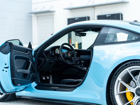 Used 2022 Porsche 911 GT3 RWD image 15