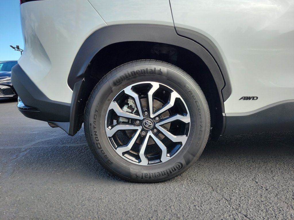 Used 2024 Toyota Corolla Cross AWD Hybrid image 7
