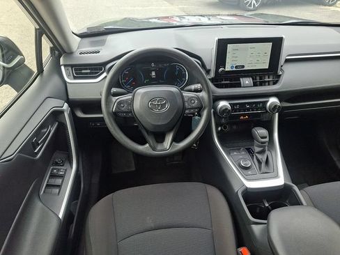 Used 2025 Toyota RAV4 LE AWD/4WD image 11
