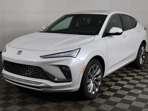 Used 2025 Buick Envista Avenir image 9