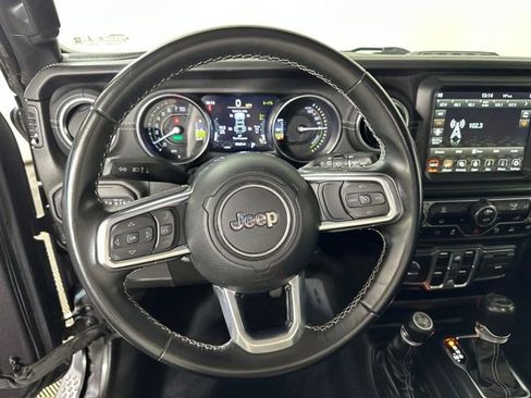 Used 2022 Jeep Wrangler Unlimited Sahara w/ Safety Group image 13