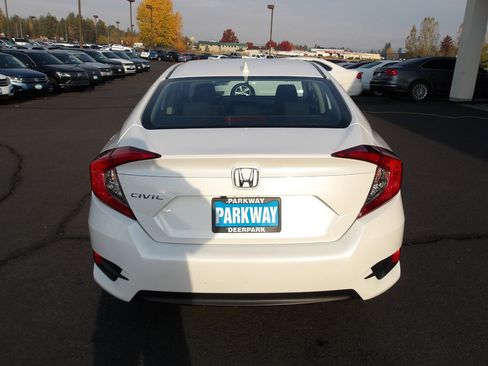 Used 2018 Honda Civic EX image 4
