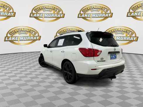 Used 2018 Nissan Pathfinder SL w/ Midnight Edition Package FWD image 9