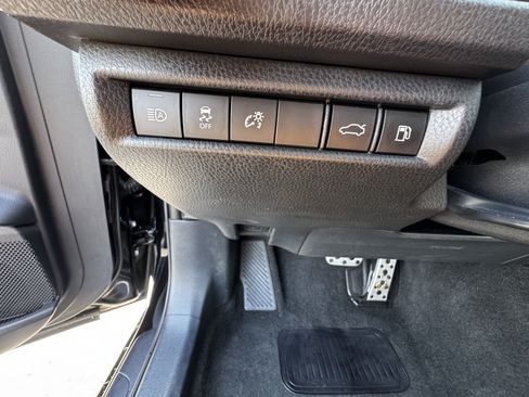 Used 2025 Toyota Camry SE FWD image 10