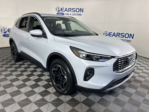 New 2026 Ford Escape Platinum w/ Premium Technology Package image 3