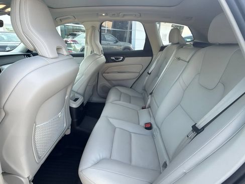 Used 2025 Volvo XC60 T8 Plus w/ Protection Package Premier AWD/4WD image 19