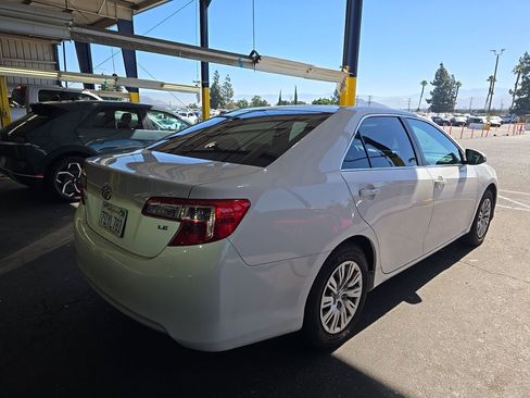 Used 2014 Toyota Camry LE FWD image 4