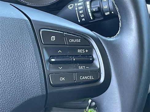 Used 2022 Hyundai Venue SEL image 13