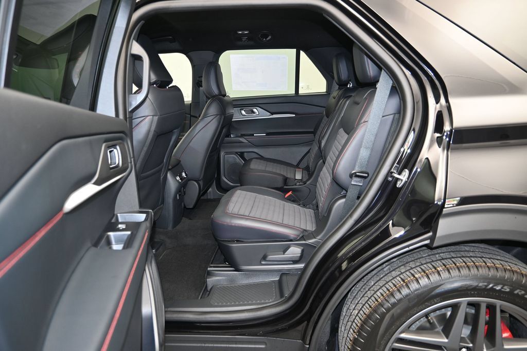 New 2026 Ford Explorer ST-Line w/ ST-Line Street Pack RWD image 21