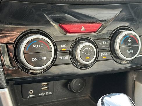 Used 2021 Subaru Forester Limited image 17