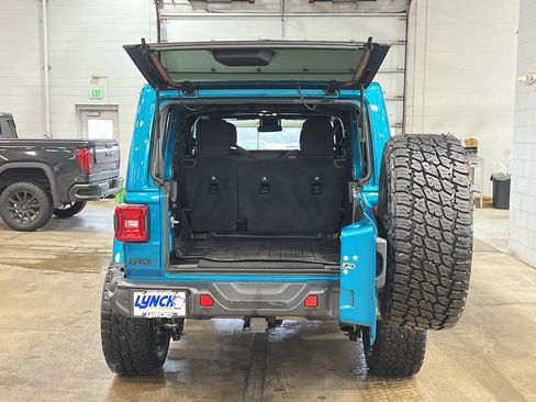 Used 2020 Jeep Wrangler Unlimited Sahara w/ LED Lighting Group image 37