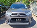 Used 2017 Toyota Highlander XLE image 2