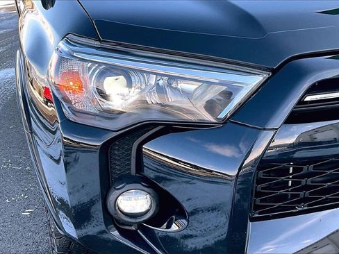 Used 2022 Toyota 4Runner SR5 Premium w/ Moonroof Package image 29