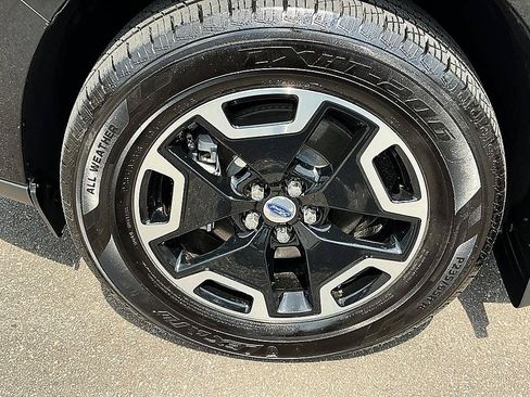 Used 2025 Ford Maverick XL w/ Equipment Group 102A AWD/4WD image 9