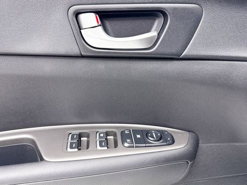 Used 2020 Kia Optima LX image 24