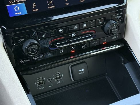 Used 2023 Jeep Grand Cherokee L Limited w/ Luxury Tech Group II image 17