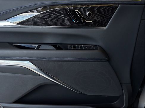 New 2026 Cadillac Escalade IQ Sport 1 w/ LPO, ONYX Package AWD/4WD image 20