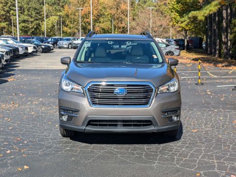 Used 2022 Subaru Ascent Limited w/ Technology Package image 2