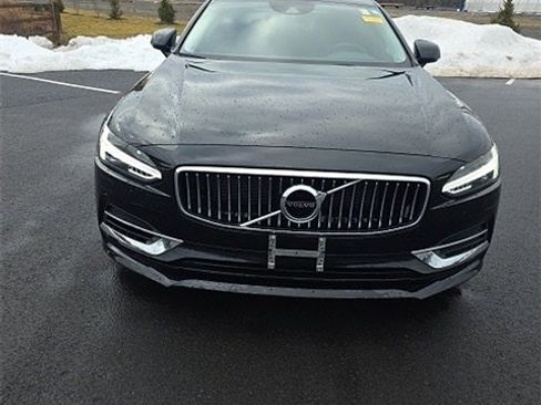 Used 2018 Volvo S90 T8 Inscription image 2