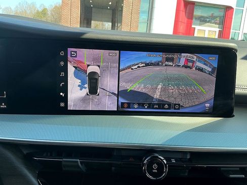 Used 2025 Nissan Murano SL w/ Cargo Package image 21