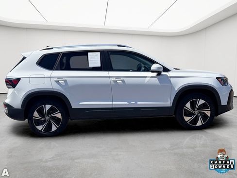 Used 2025 Volkswagen Taos SE AWD/4WD image 7