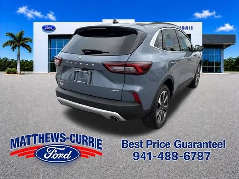 Certified 2025 Ford Escape Platinum w/ Premium Technology Package AWD/4WD image 4