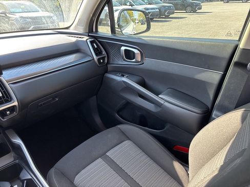 Used 2023 Kia Sorento LX image 27