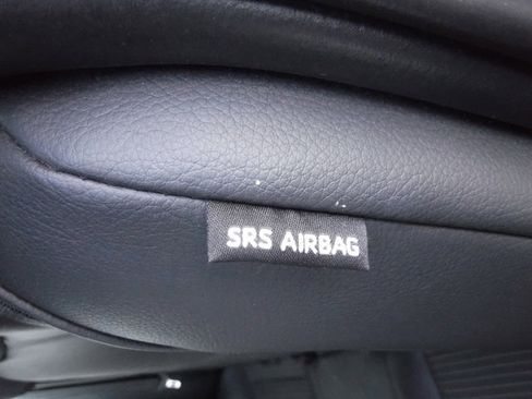 Used 2018 Toyota Camry SE image 30