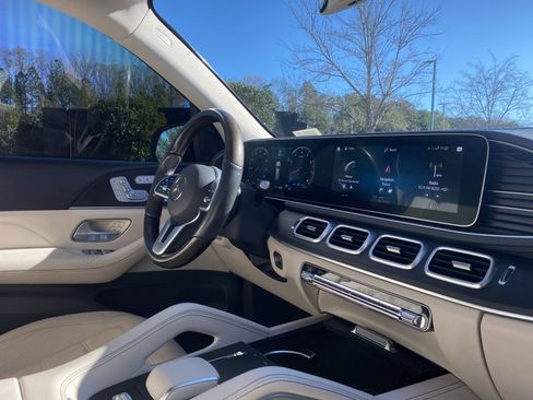 Used 2020 Mercedes-Benz GLS 580 4MATIC image 6