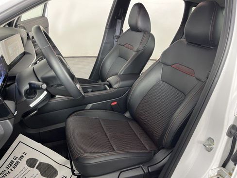 Used 2025 Nissan Kicks SR FWD image 15