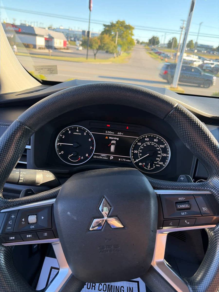 Used 2023 Mitsubishi Outlander ES AWD/4WD image 20